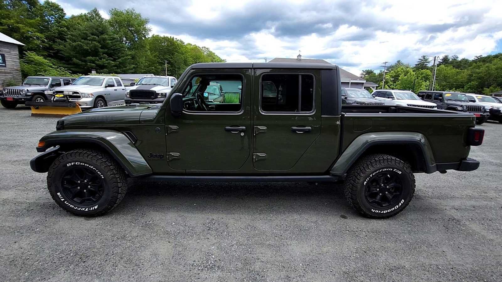 Used 2022 Jeep Gladiator Sport AWD/4WD image 5