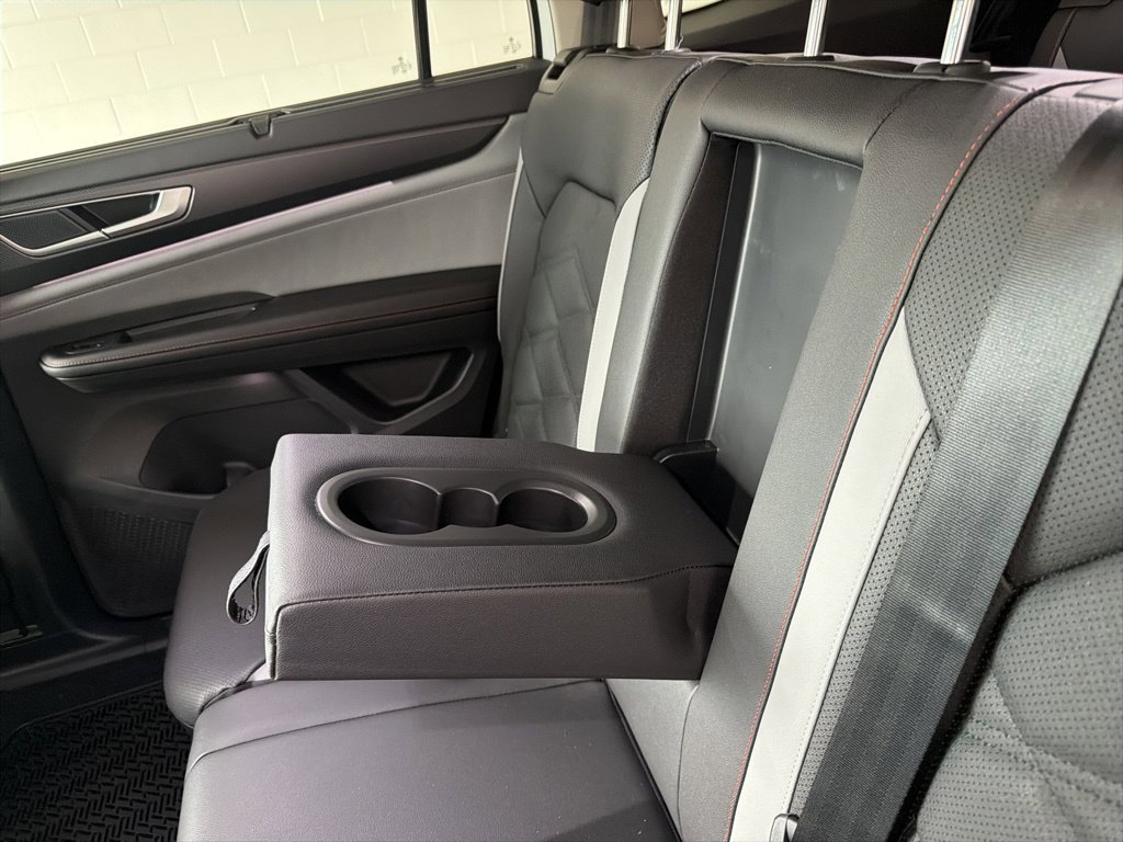 New 2026 Volkswagen Atlas Peak Edition AWD/4WD image 31