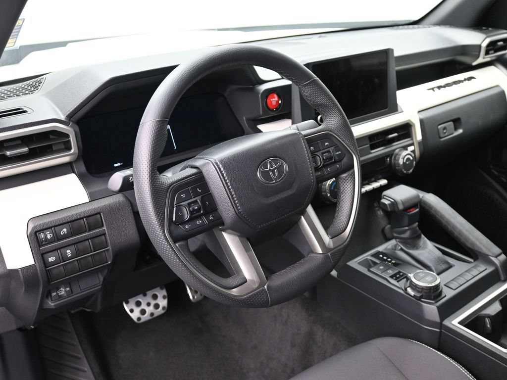 Used 2024 Toyota Tacoma TRD Sport AWD/4WD image 9