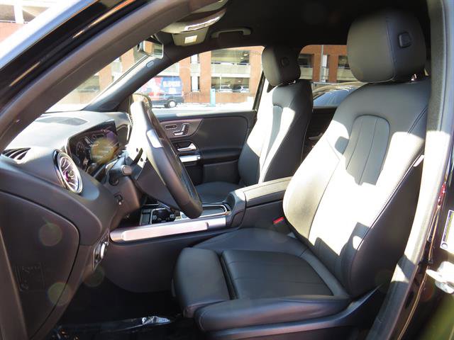 Used 2025 Mercedes-Benz GLB 250 4MATIC image 19