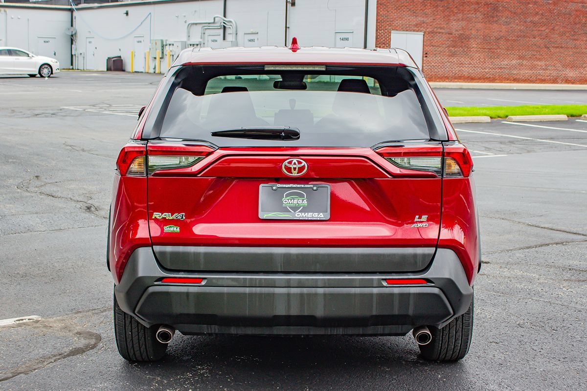 Used 2022 Toyota RAV4 LE AWD/4WD image 8