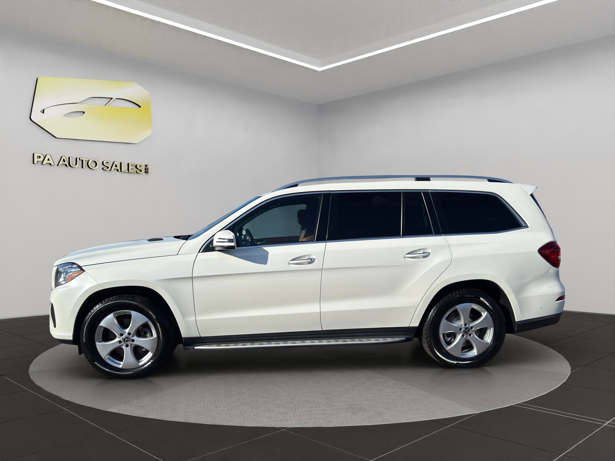 Used 2018 Mercedes-Benz GLS 450 4MATIC image 4