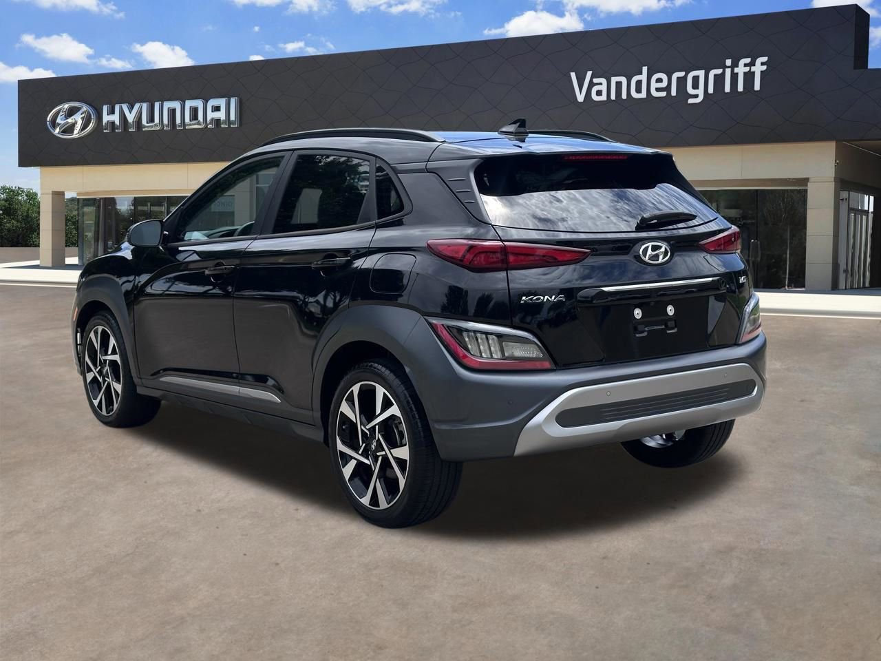 Used 2023 Hyundai Kona Limited w/ Cargo Package FWD image 10