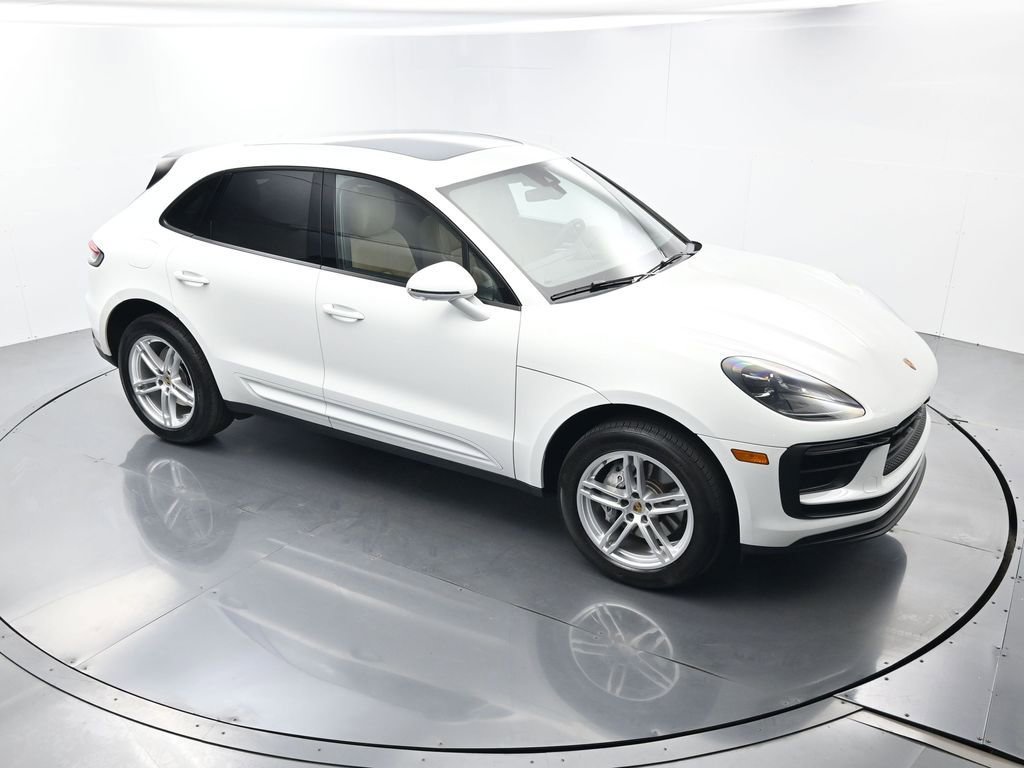 Certified 2023 Porsche Macan AWD/4WD image 41