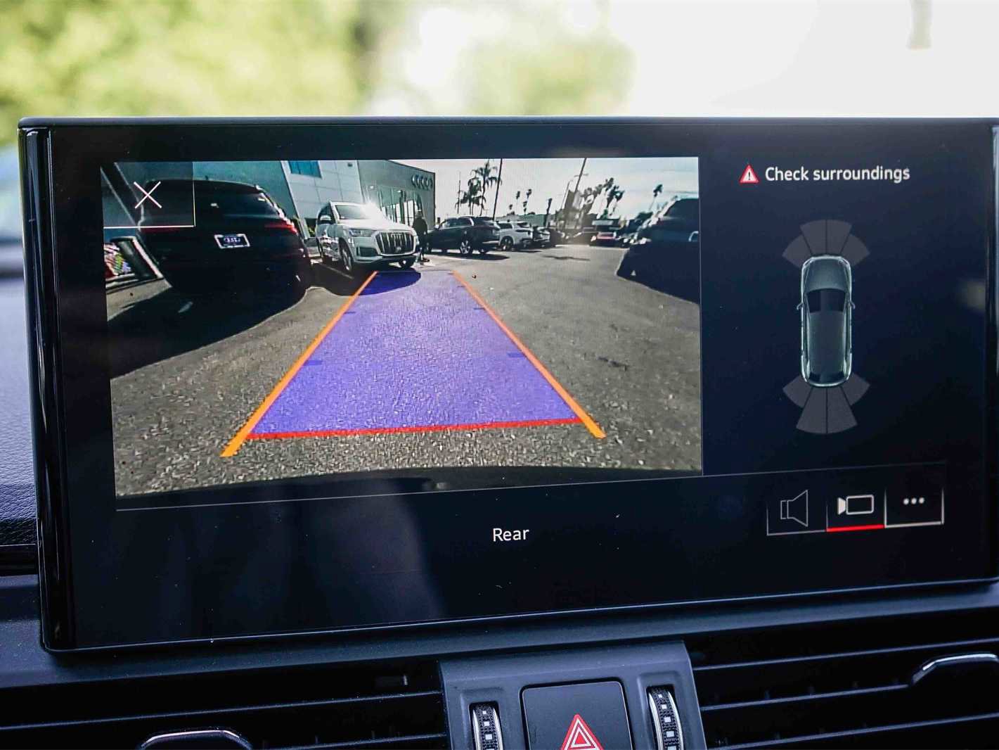 Used 2023 Audi Q5 2.0T Premium w/ Convenience Package image 23