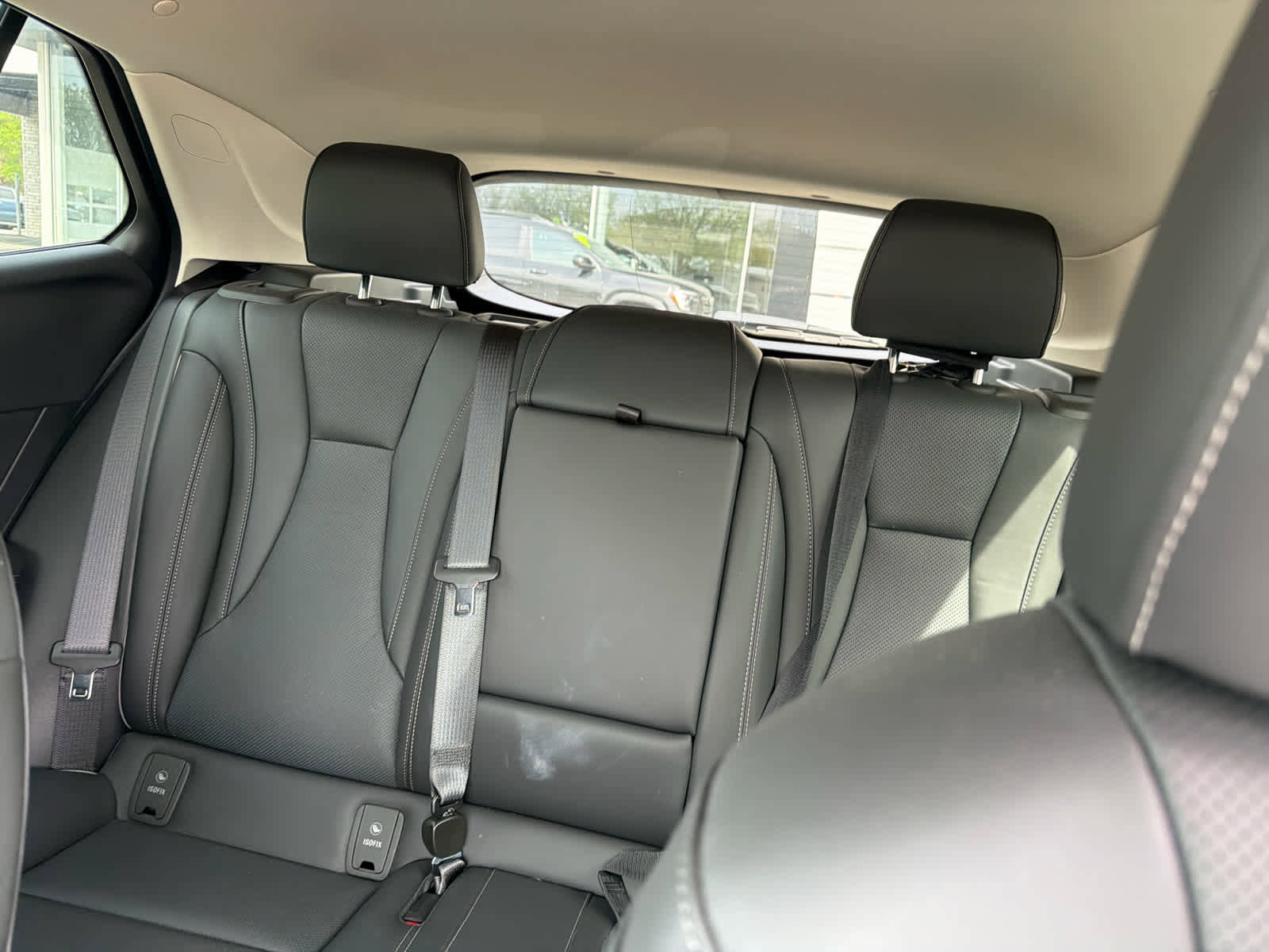 Used 2023 Buick Envision Essence AWD/4WD image 3