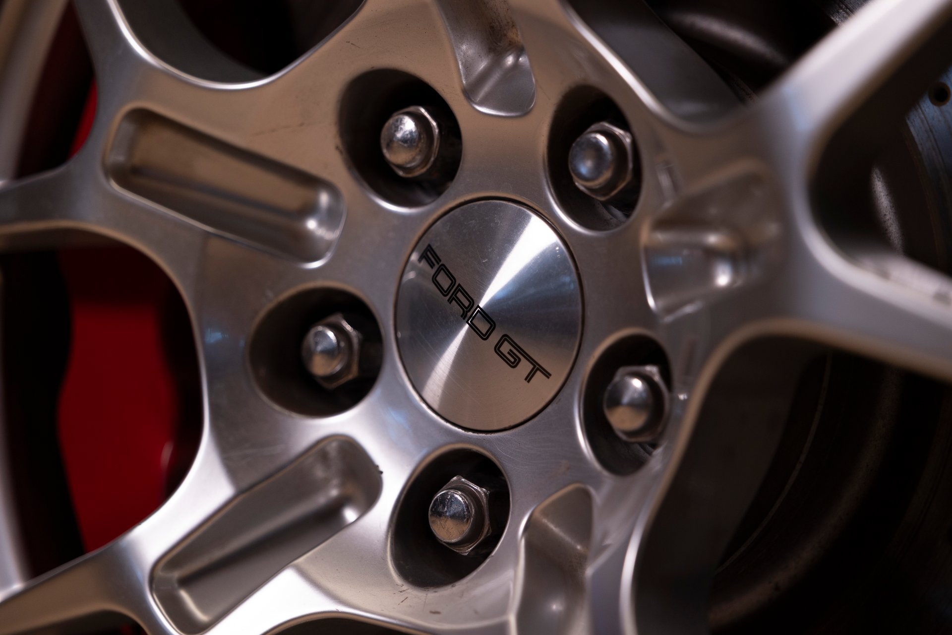 Used 2005 Ford GT RWD image 36