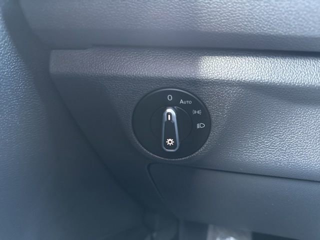 Used 2024 Volkswagen Jetta SE image 16