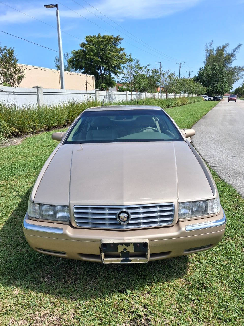 Used 1997 Cadillac Eldorado w/ Leather/Lumbar Pkg FWD image 3