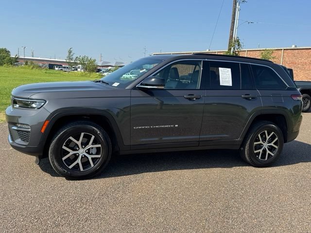 Certified 2025 Jeep Grand Cherokee Limited AWD/4WD image 3