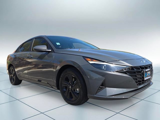 Used 2023 Hyundai Elantra Blue FWD image 2