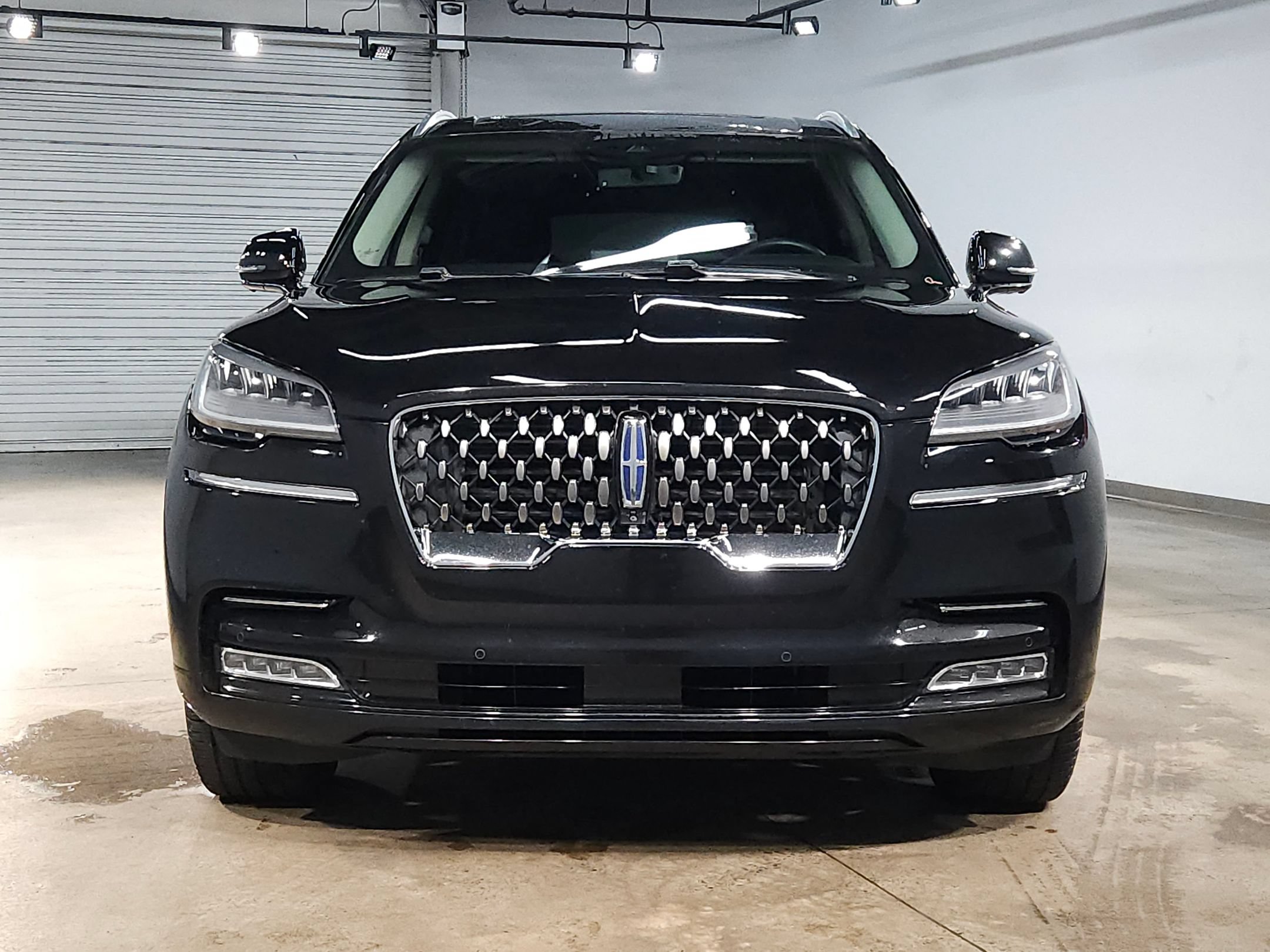 Used 2022 Lincoln Aviator Grand Touring w/ Elements Package Plus AWD/4WD image 2
