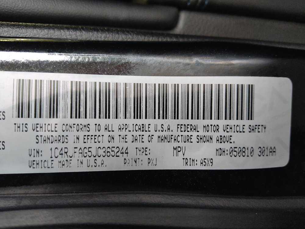 Used 2018 Jeep Grand Cherokee Laredo AWD/4WD image 33