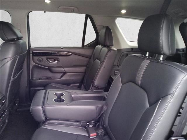 Used 2024 Honda Pilot EX-L image 11
