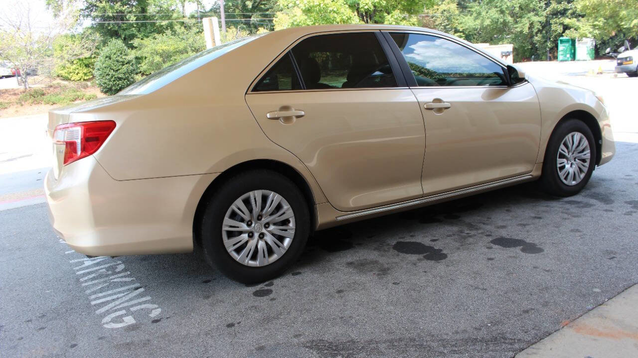 Used 2012 Toyota Camry LE image 23