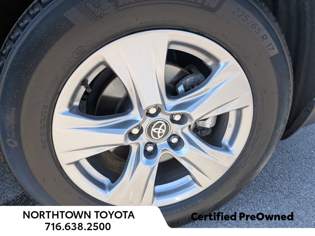 Used 2025 Toyota RAV4 XLE AWD/4WD image 41