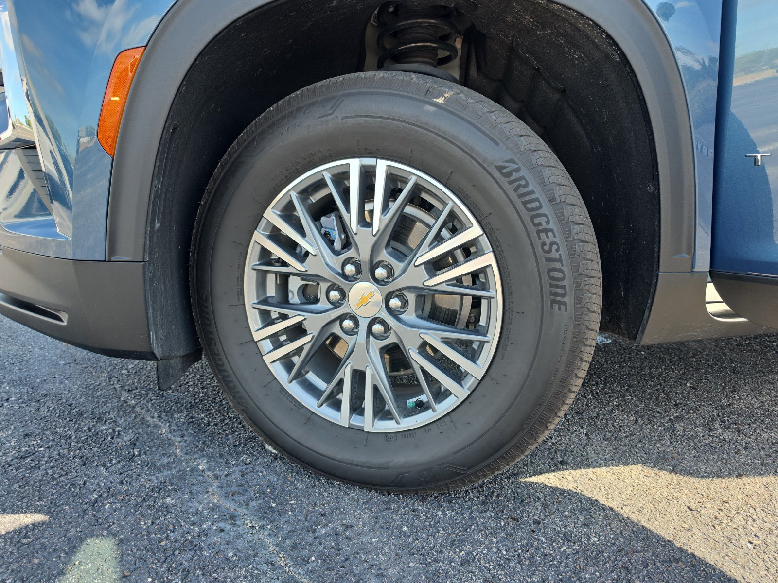Used 2026 Chevrolet Traverse LT w/ Driver Confidence Package FWD image 29