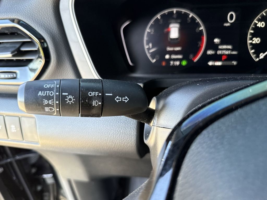 Used 2024 Honda Pilot Touring image 28