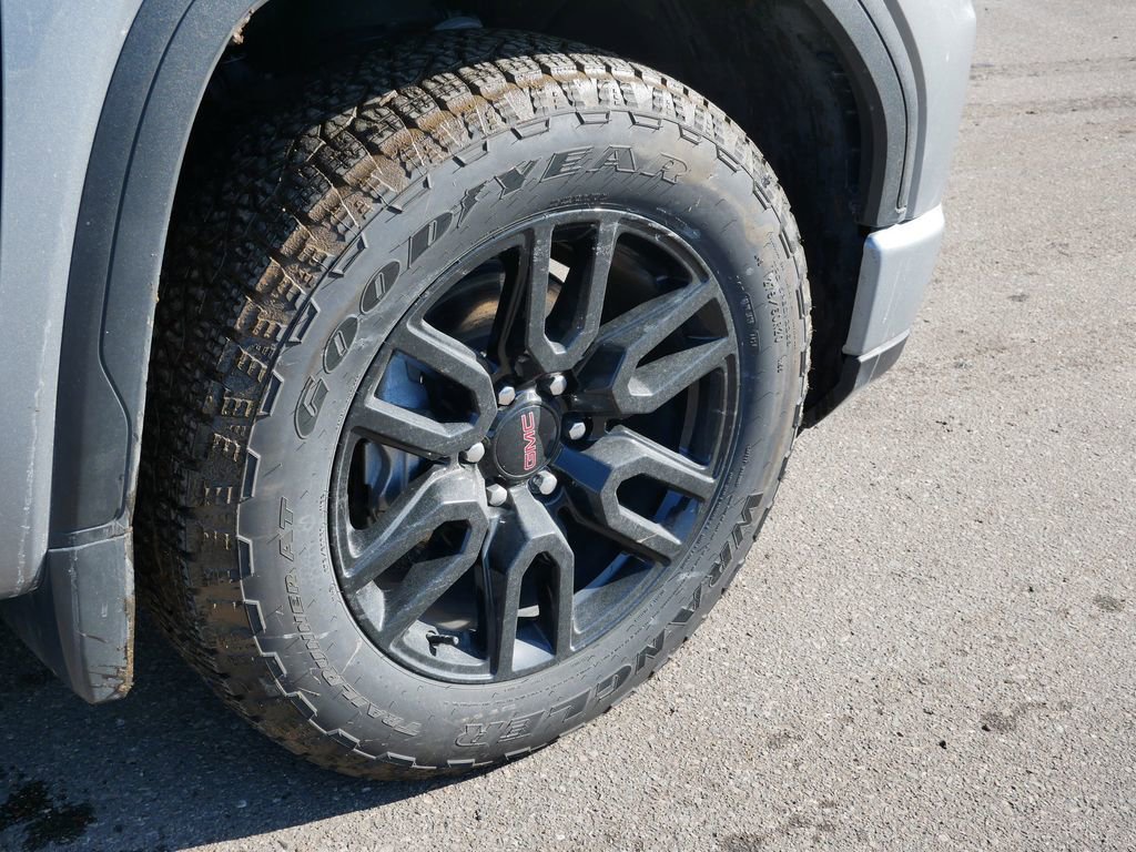 Used 2025 GMC Sierra 1500 Elevation w/ Elevation Premium Package image 9