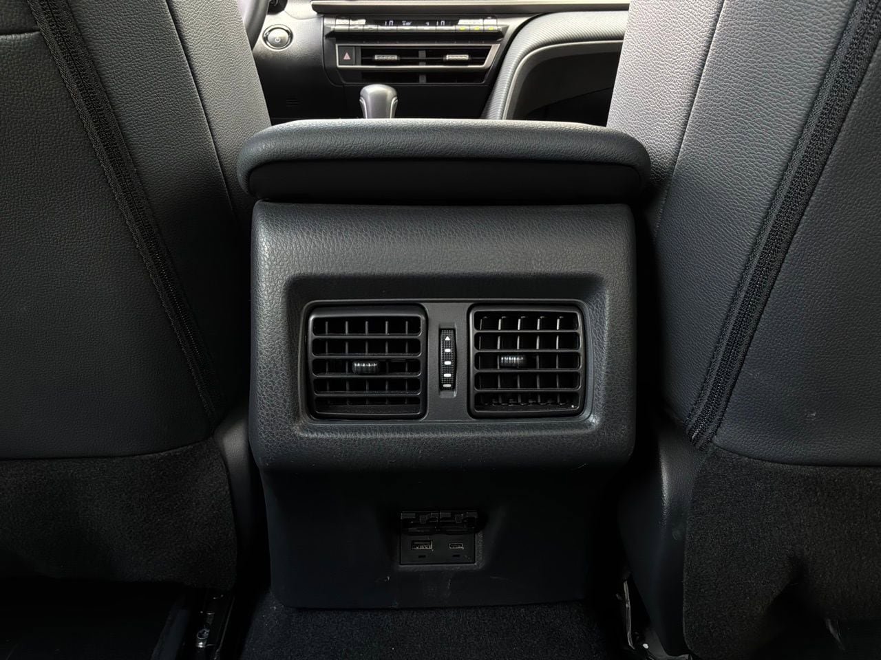 Used 2025 Toyota Camry SE FWD image 13