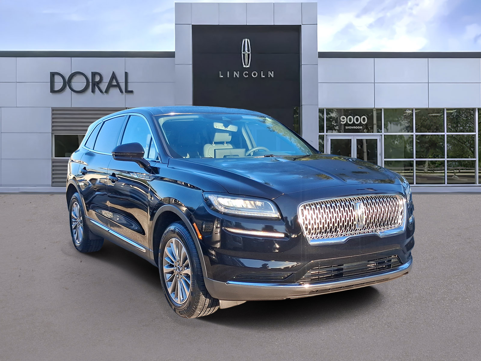 Used 2022 Lincoln Nautilus Reserve FWD image 1