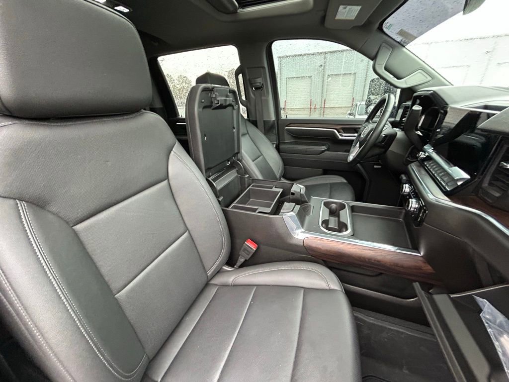 Used 2025 GMC Sierra 2500 SLT w/ SLT Premium Package image 26