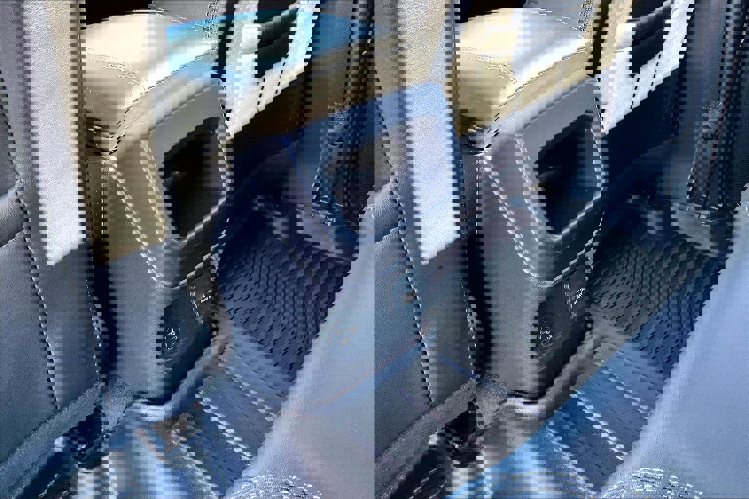 Used 2024 Ford Ranger Lariat w/ FX4 Off-Road Package image 11