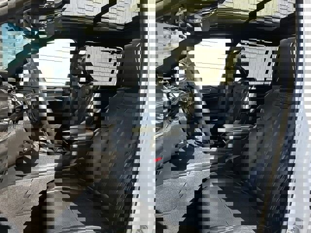 Used 2025 Jeep Grand Cherokee L Overland w/ Advanced Protech Group III image 12