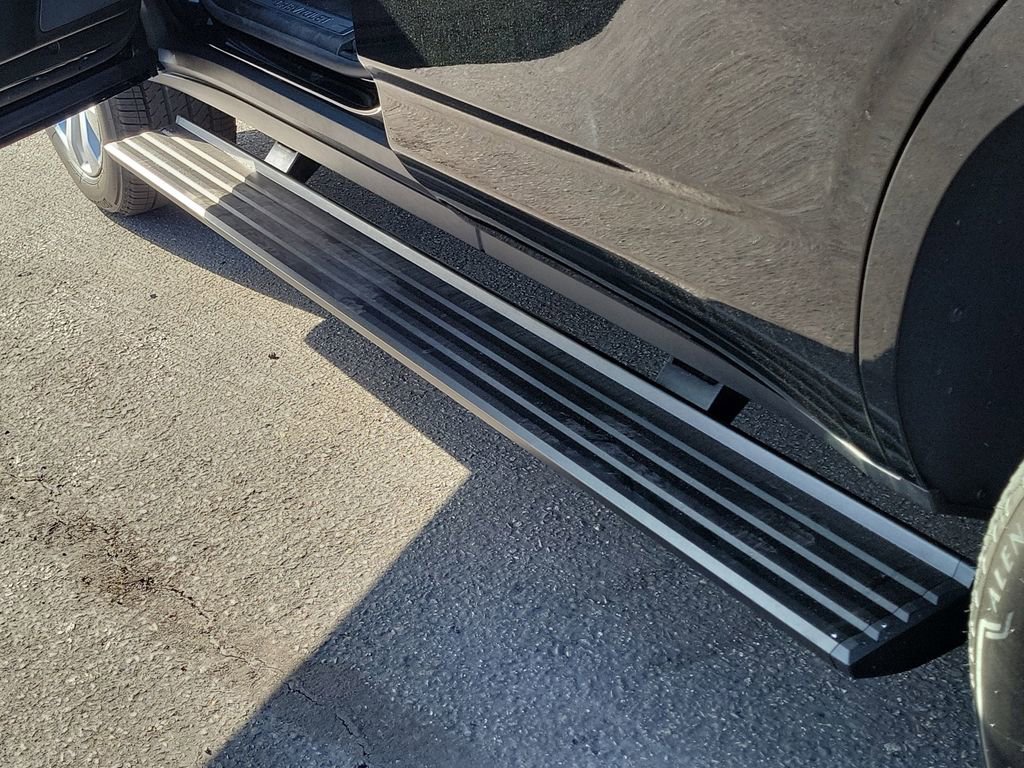 Used 2026 Chevrolet Tahoe Premier RWD image 18