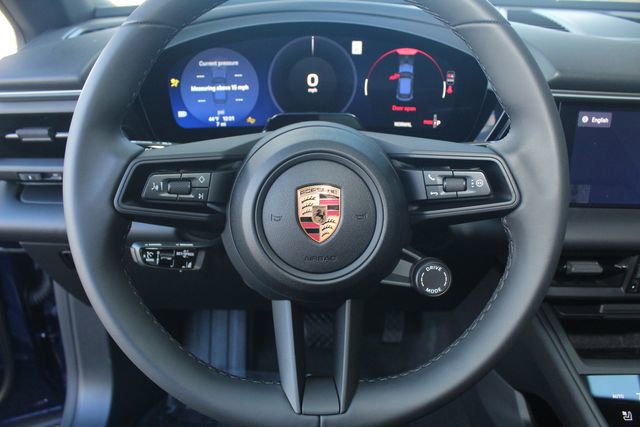 New 2026 Porsche Macan 4 Electric image 18