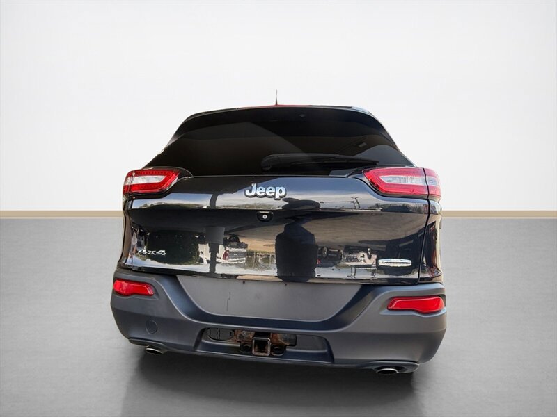 Used 2014 Jeep Cherokee Latitude w/ Comfort/Convenience Group AWD/4WD image 5
