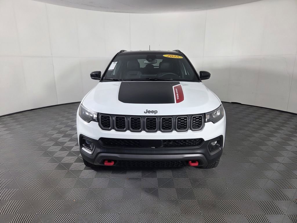 Certified 2025 Jeep Compass Trailhawk w/ Trailhawk Convenience Group AWD/4WD image 3