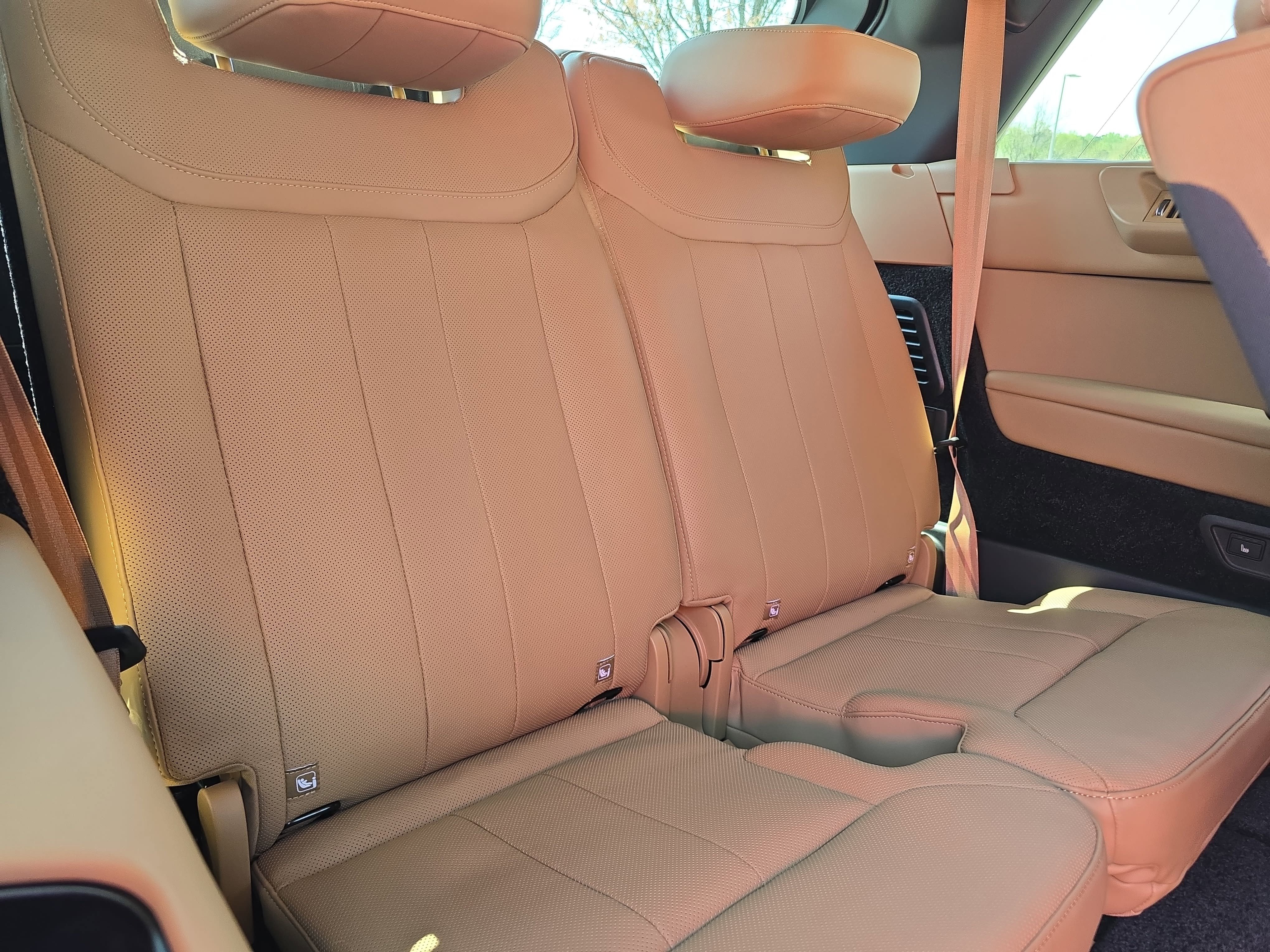 New 2026 Land Rover Range Rover Long Wheelbase SE AWD/4WD image 12