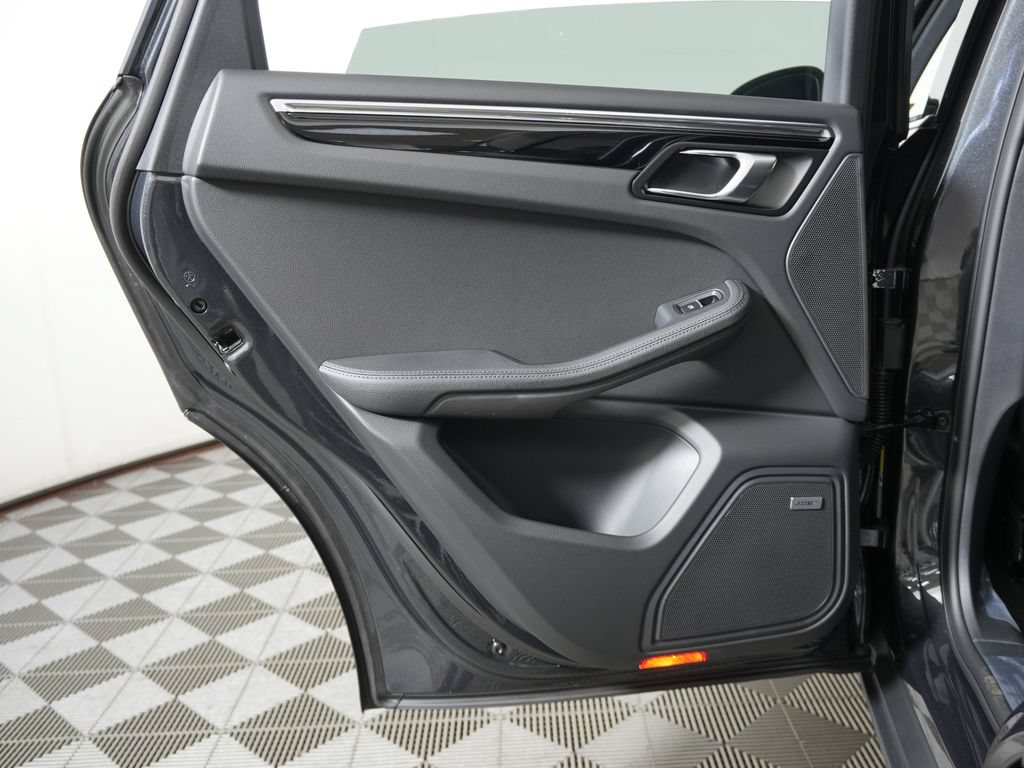 New 2026 Porsche Macan AWD/4WD image 32