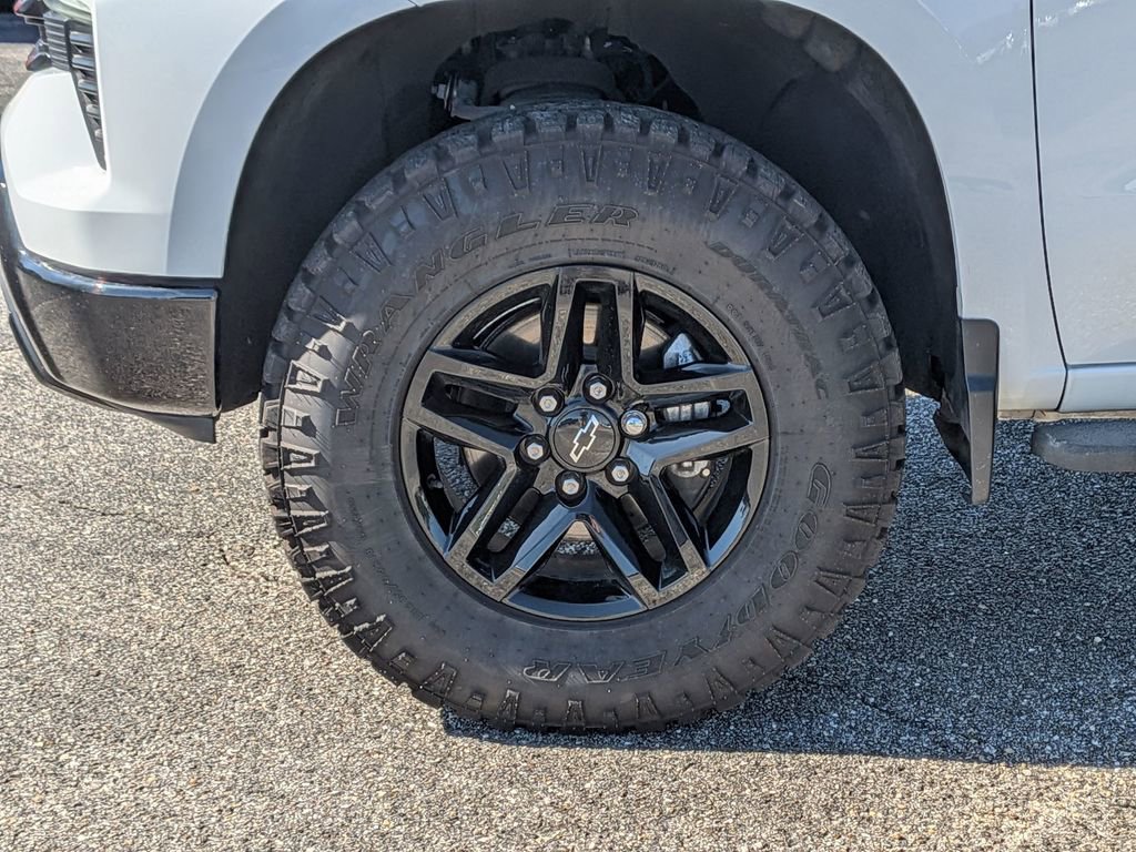 Used 2023 Chevrolet Silverado 1500 LT Trail Boss image 31