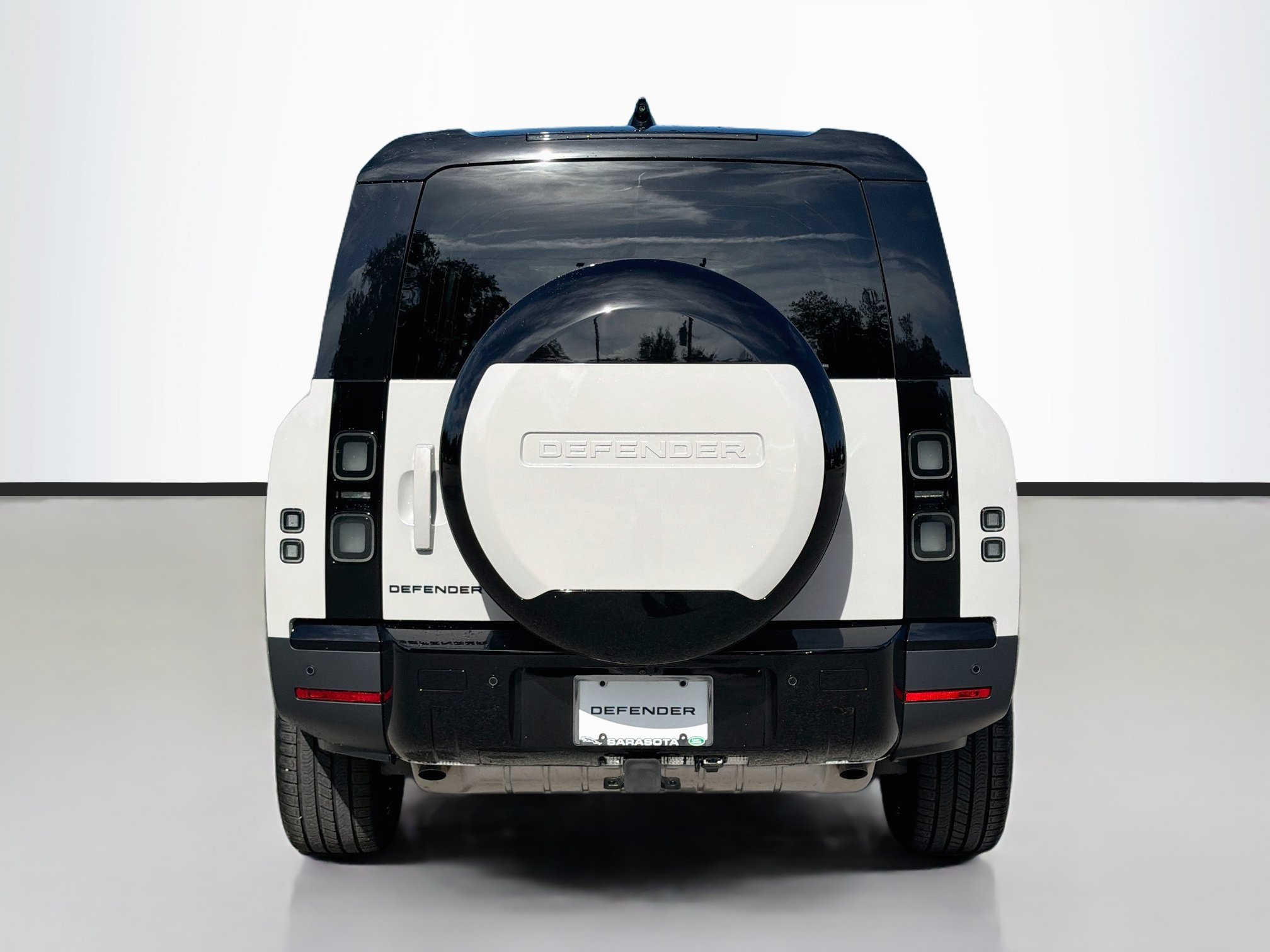 New 2026 Land Rover Defender 130 S AWD/4WD image 4