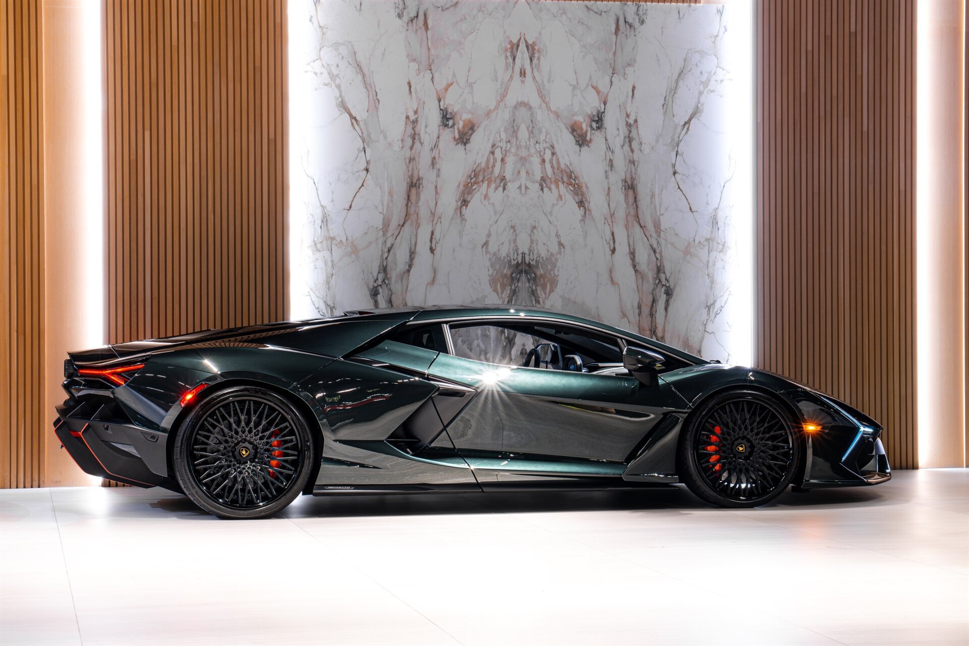 Used 2024 Lamborghini Revuelto AWD/4WD image 6