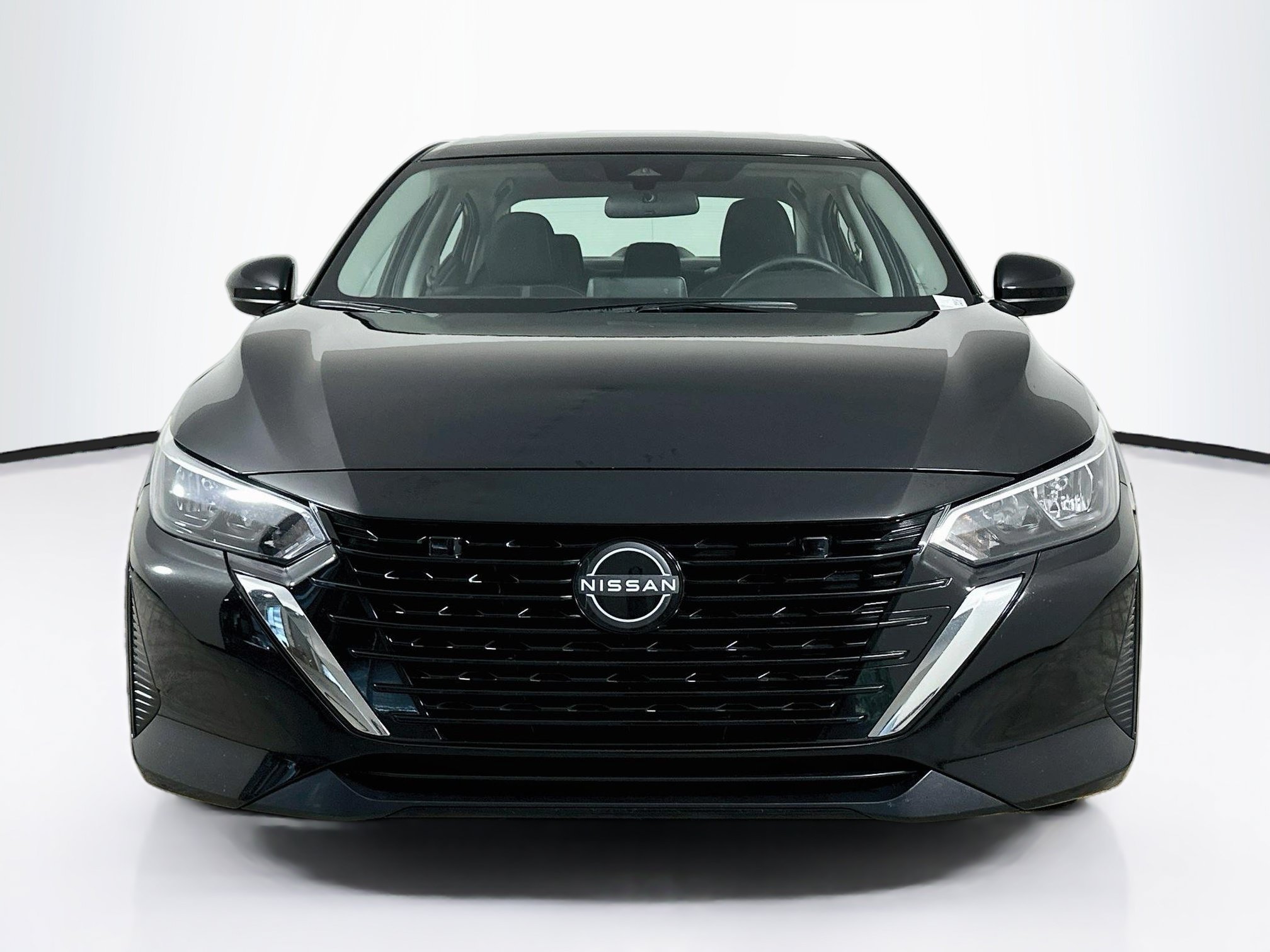 Used 2025 Nissan Sentra SV FWD image 2