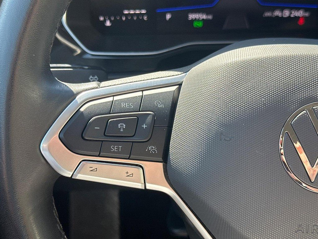 Used 2024 Volkswagen Jetta SE image 22