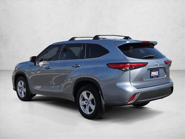 Used 2022 Toyota Highlander LE AWD/4WD image 8