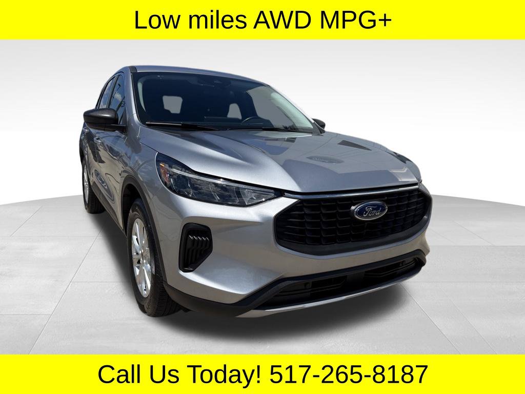 Used 2023 Ford Escape Active w/ Tech Pack #1 AWD/4WD image 1