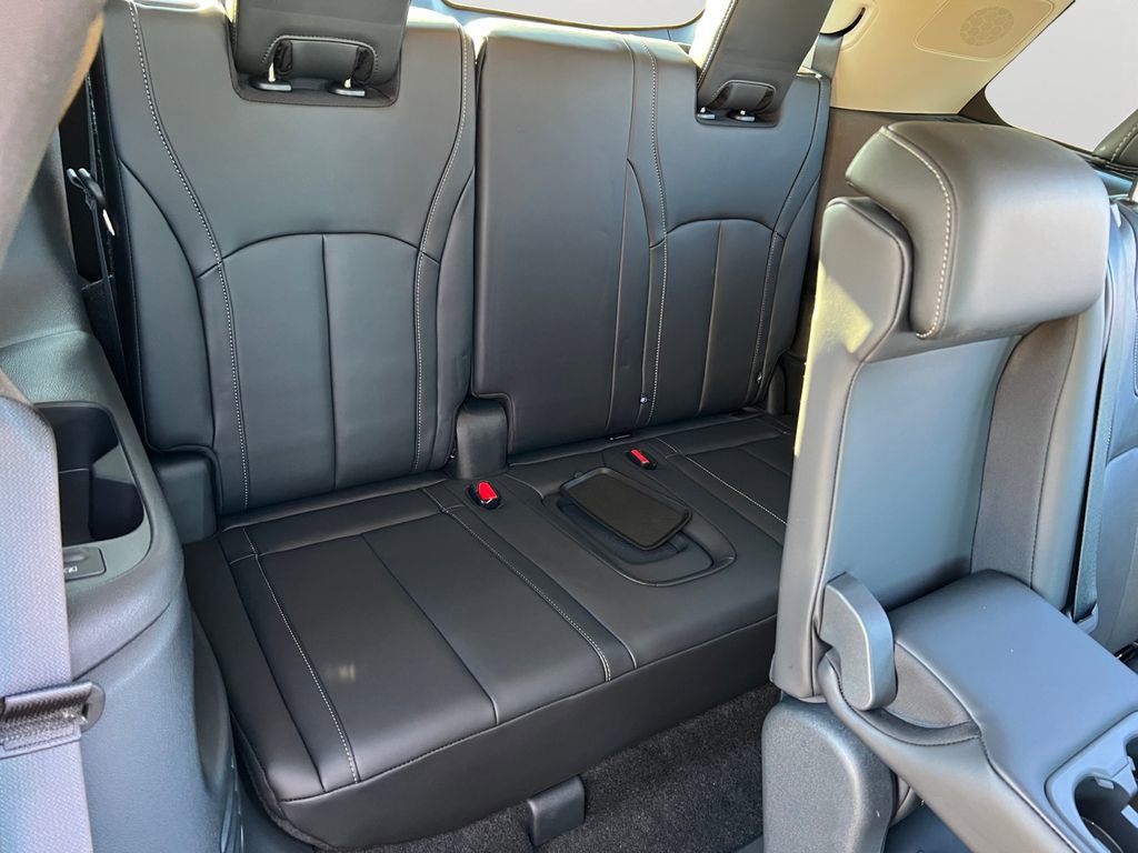 Used 2025 INFINITI QX60 Sensory w/ Cargo Package image 10