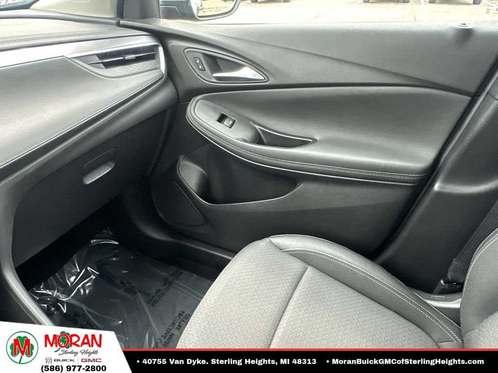 Certified 2024 Buick Encore GX Preferred FWD image 30