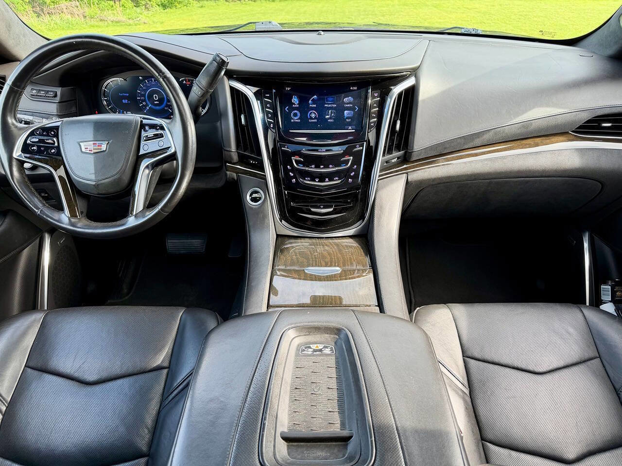 Used 2017 Cadillac Escalade Platinum AWD/4WD image 15