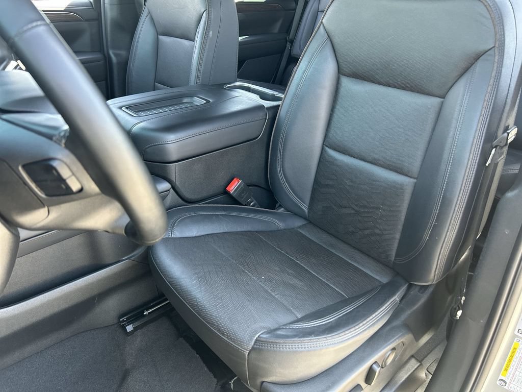 Used 2024 Chevrolet Tahoe High Country AWD/4WD image 20
