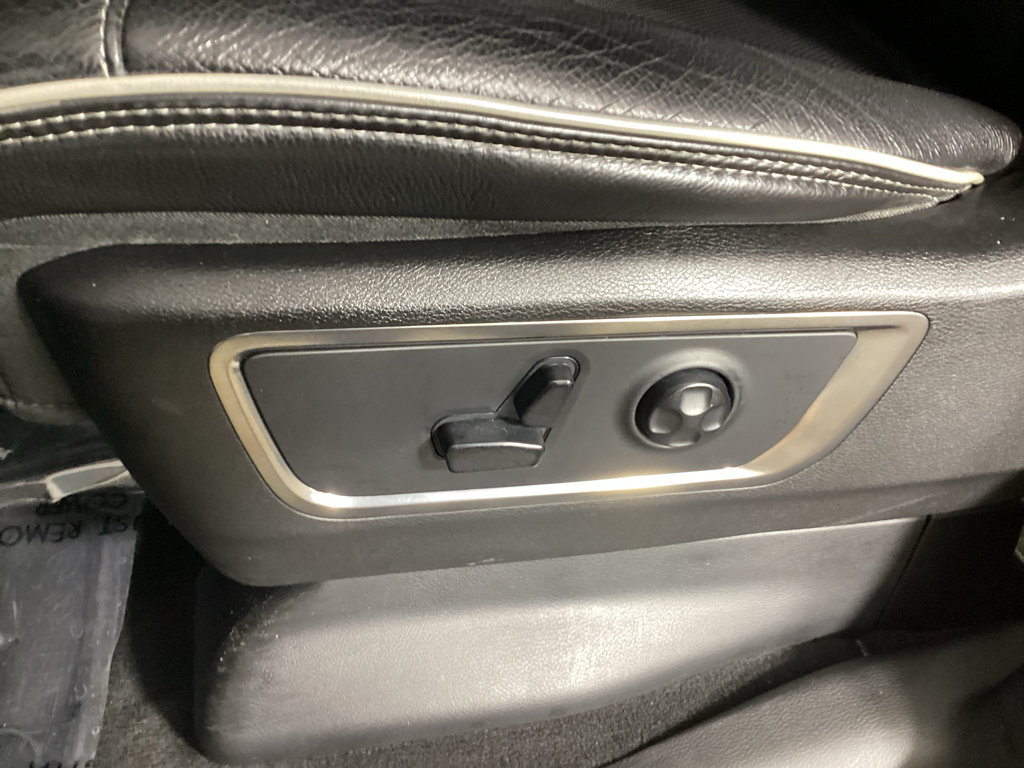 Used 2019 RAM 1500 Limited AWD/4WD image 16