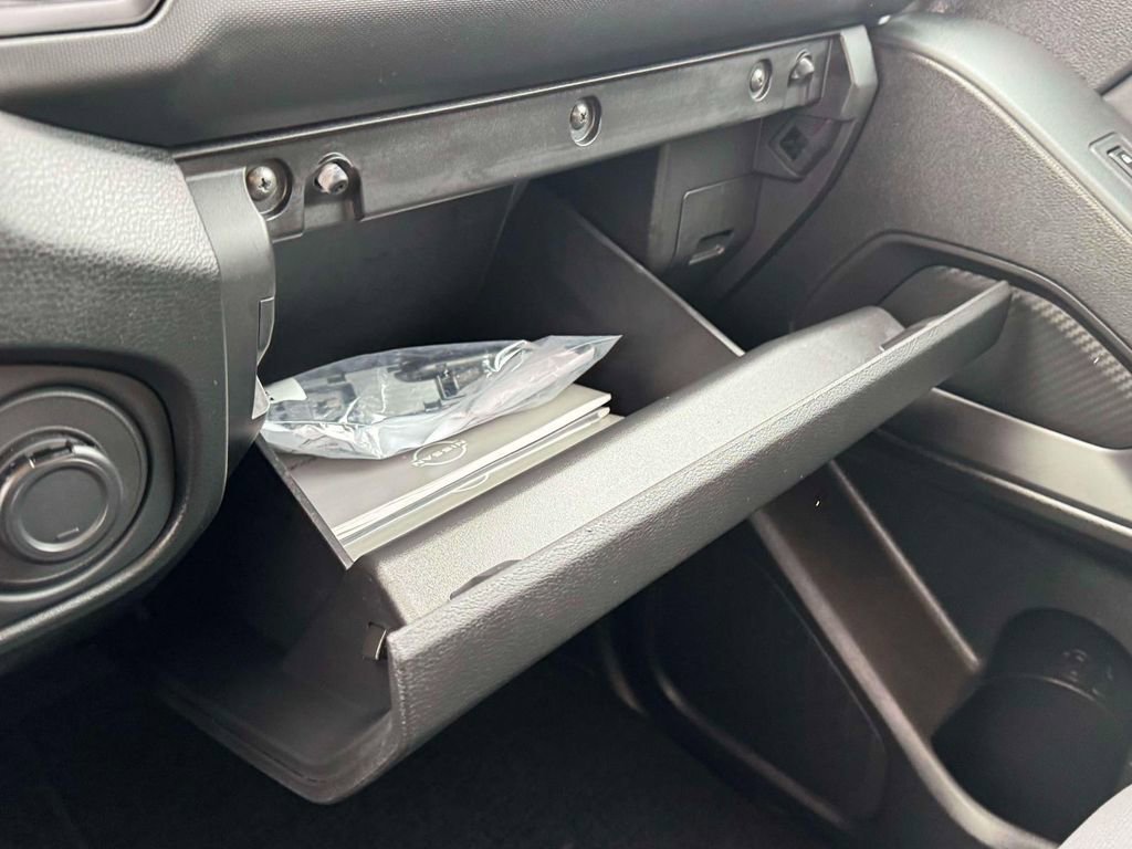 Used 2024 Nissan Frontier S w/ Technology Package image 32