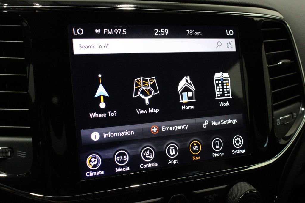 Used 2019 Jeep Grand Cherokee Laredo image 38