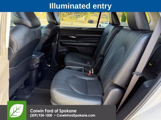 Used 2024 Toyota Grand Highlander AWD image 11