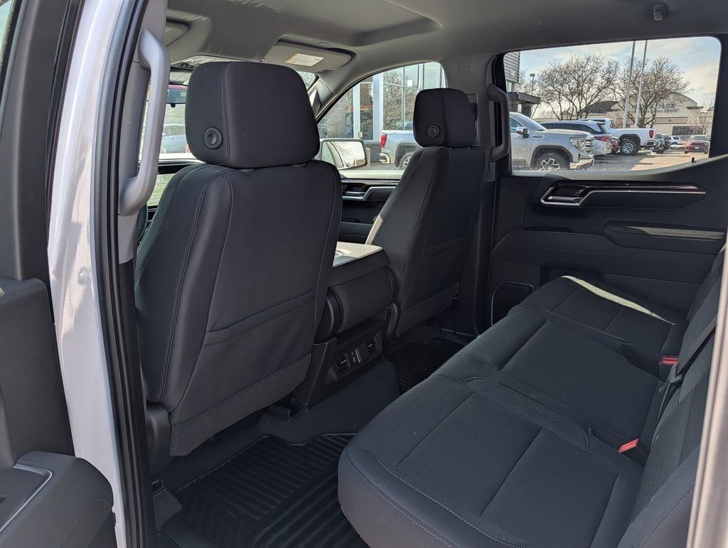New 2026 GMC Sierra 1500 SLE image 13